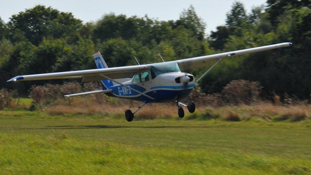 Farm Strips Fly Out Event - Fox-Sierra tackles the frisky conditions on arrival at Laddingford
